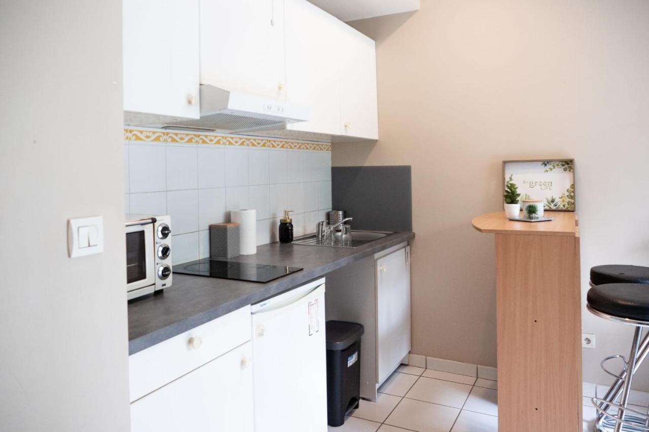 Ferienwohnung Charming Studio Near Jean Mace Lyon Exterior foto