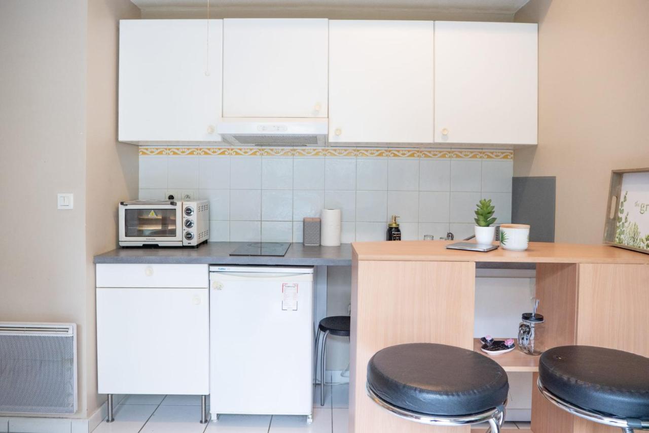 Ferienwohnung Charming Studio Near Jean Mace Lyon Exterior foto