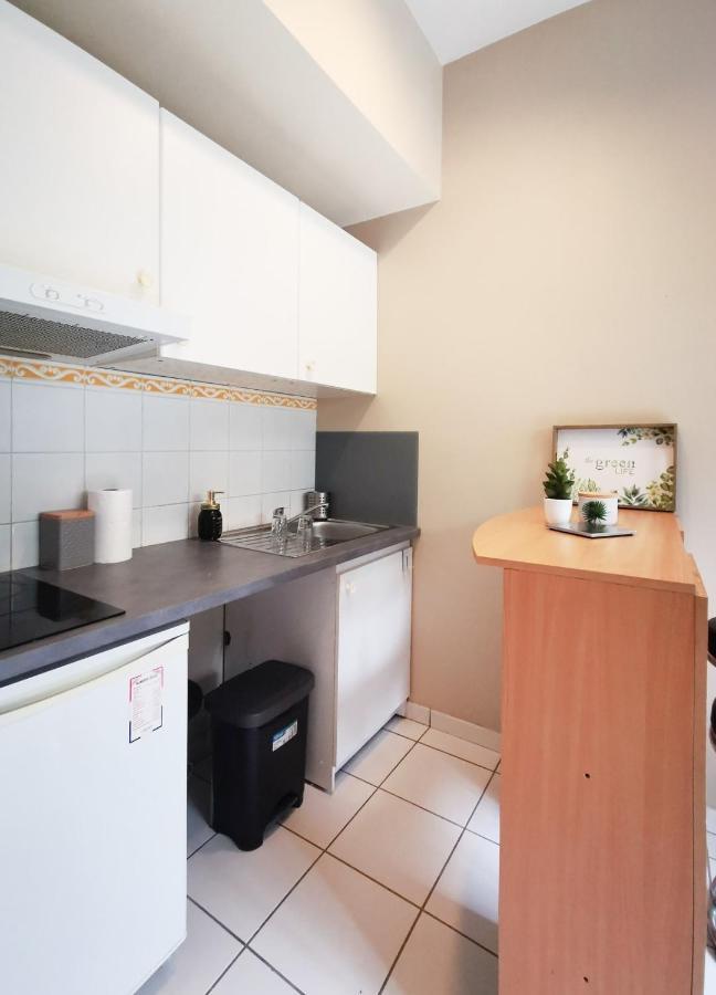 Ferienwohnung Charming Studio Near Jean Mace Lyon Exterior foto